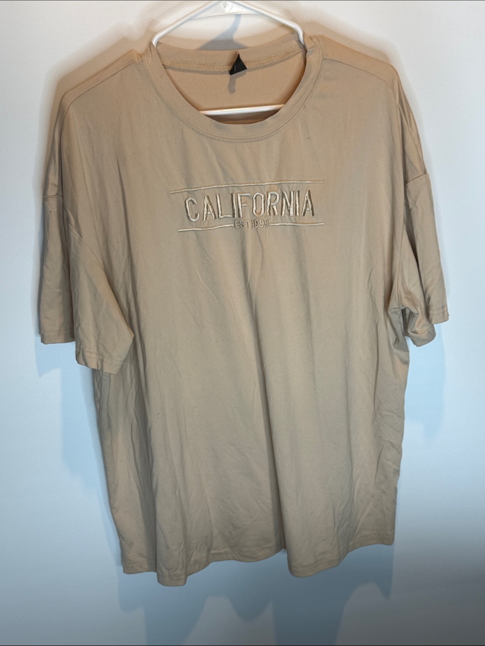 Shein California est 1998 Embroidered Crew T-Shirt - Beige Size: M